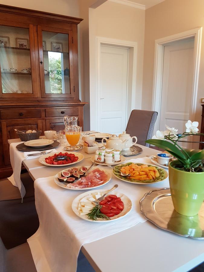 Villa Chiara B&B Biandronno Buitenkant foto