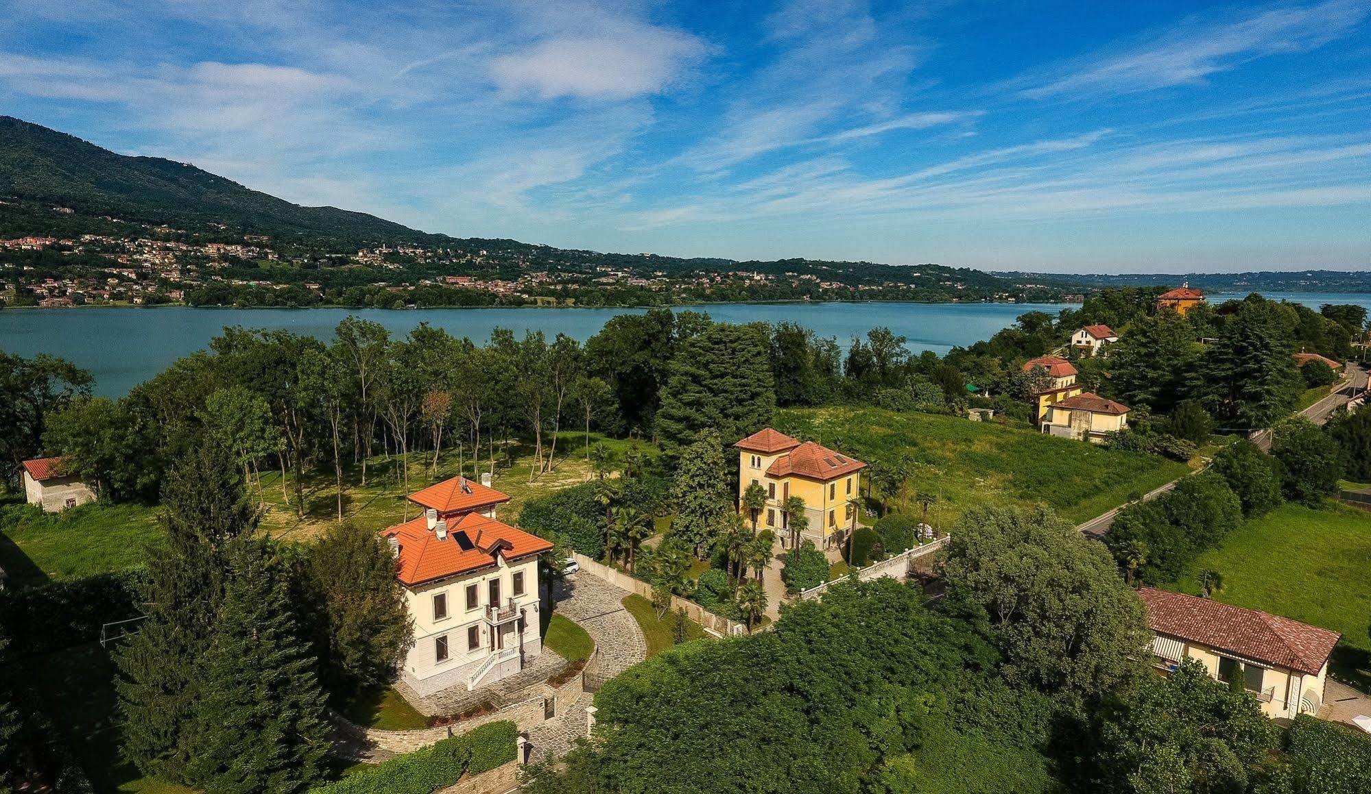 Villa Chiara B&B Biandronno Buitenkant foto