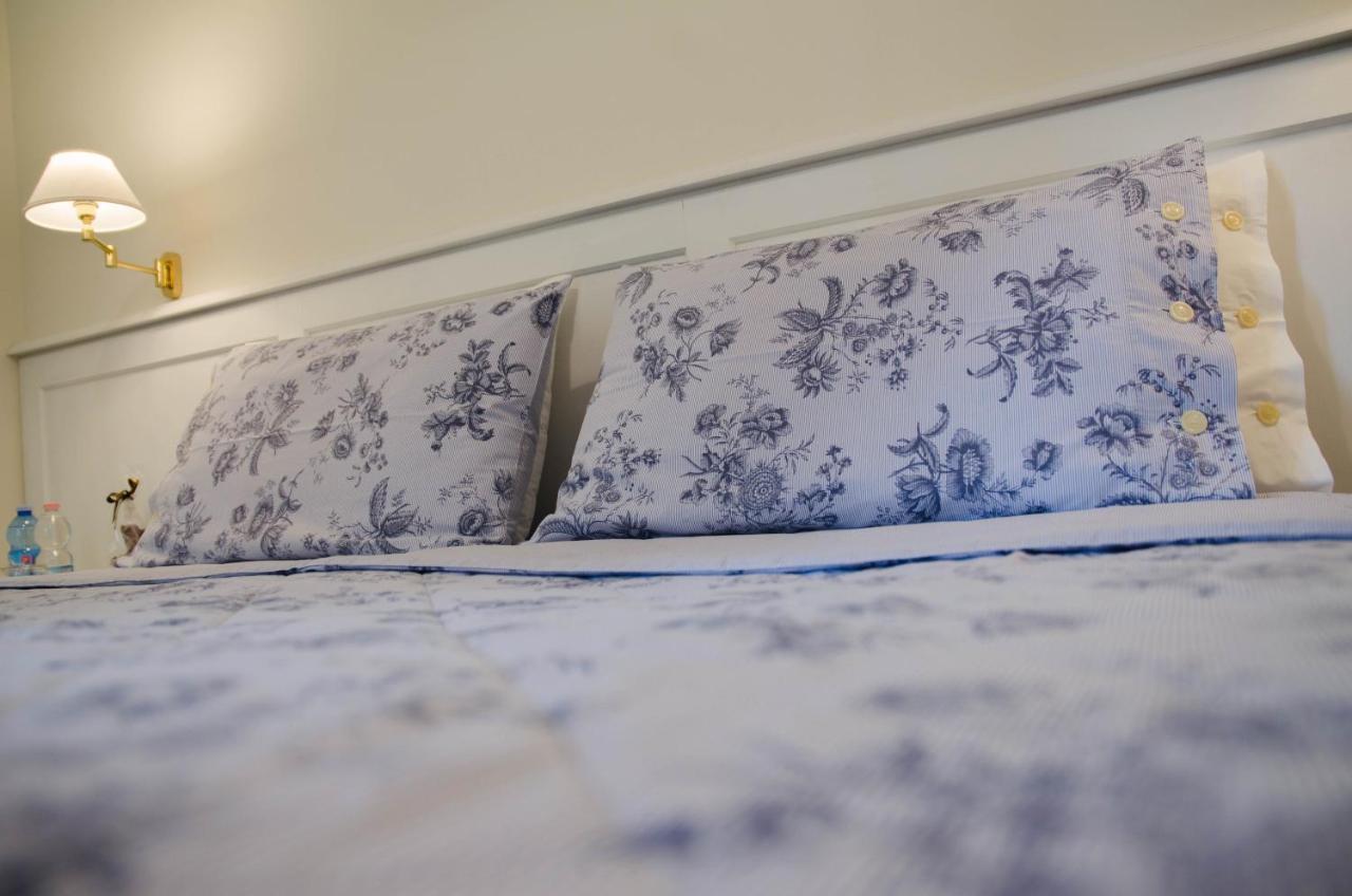 Villa Chiara B&B Biandronno Buitenkant foto